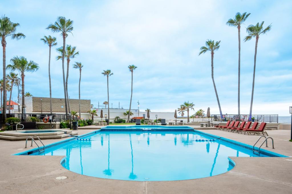 Beach Paradise Luxury Views Here