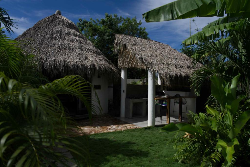 Casa MexiBali, Palapa Queen