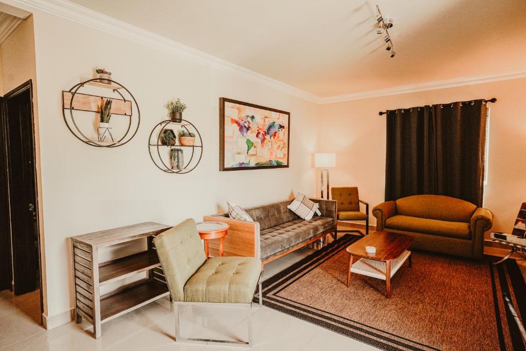 Casa Panda near Airport / Shopping Plaza and International Border