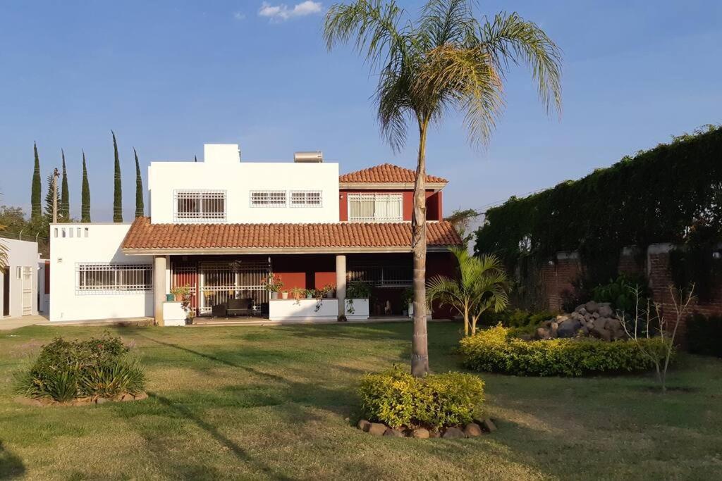 Espaciosa residencia con paraiso incluido