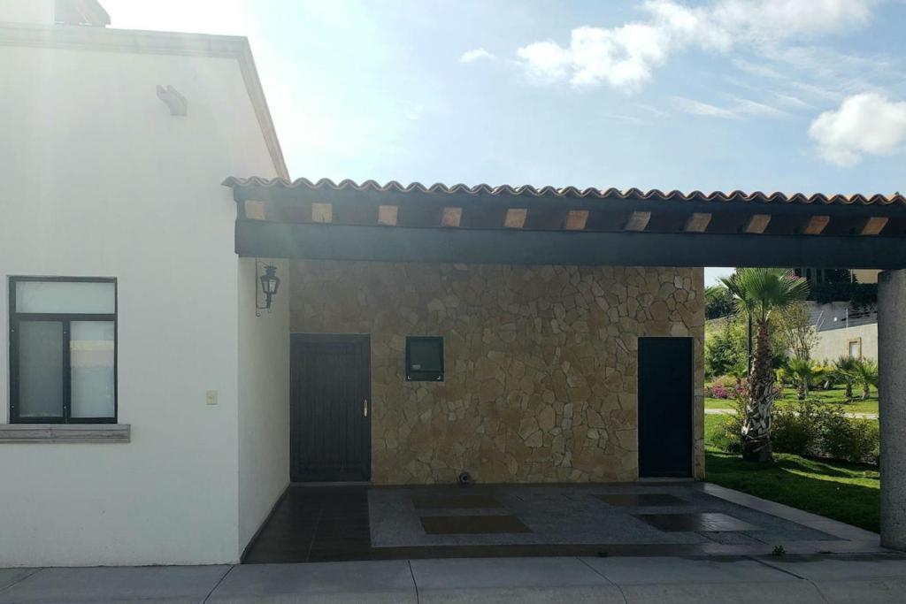 Ideal home for your next get away