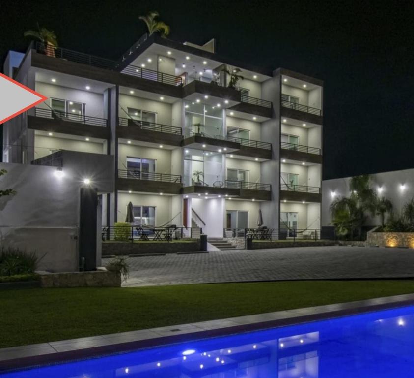 New Loft with Sky Bar and Pools