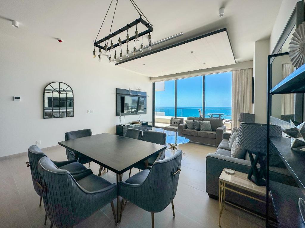 Sandy Beach 2BR Beachfront Getaway